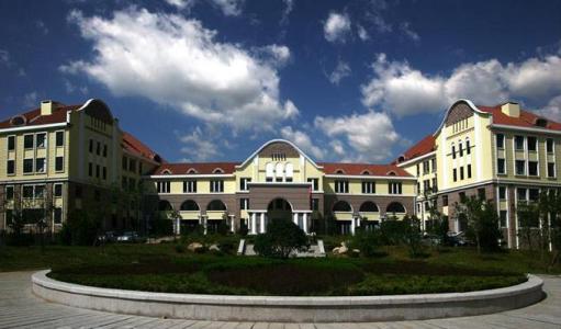 中國(guó)海洋大學(xué)家屬住宅樓_鋼制散熱器_鋼制暖氣片